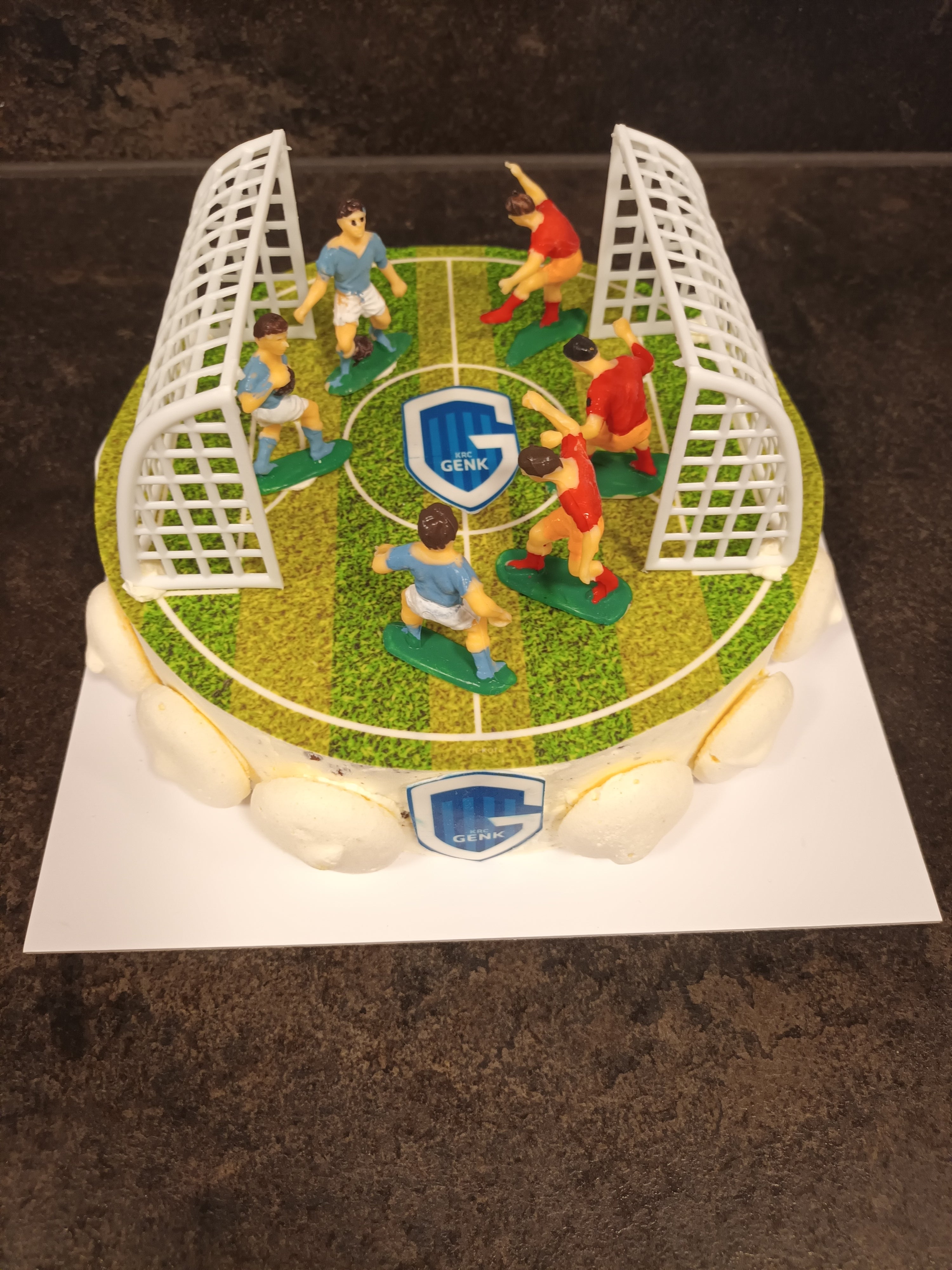voetbal taart met logo