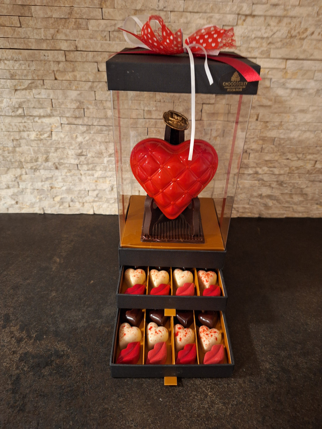 Hart gevuld met 2 lades pralines