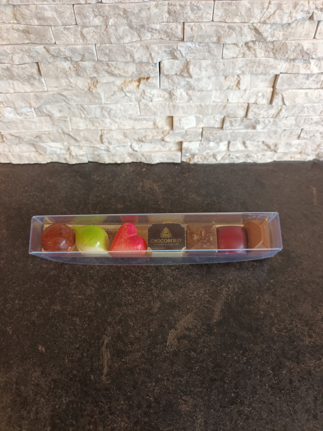 Reep doosje 7 pralines met gepersonaliseerd logo of foto praline (afname min. per 15 stuks)