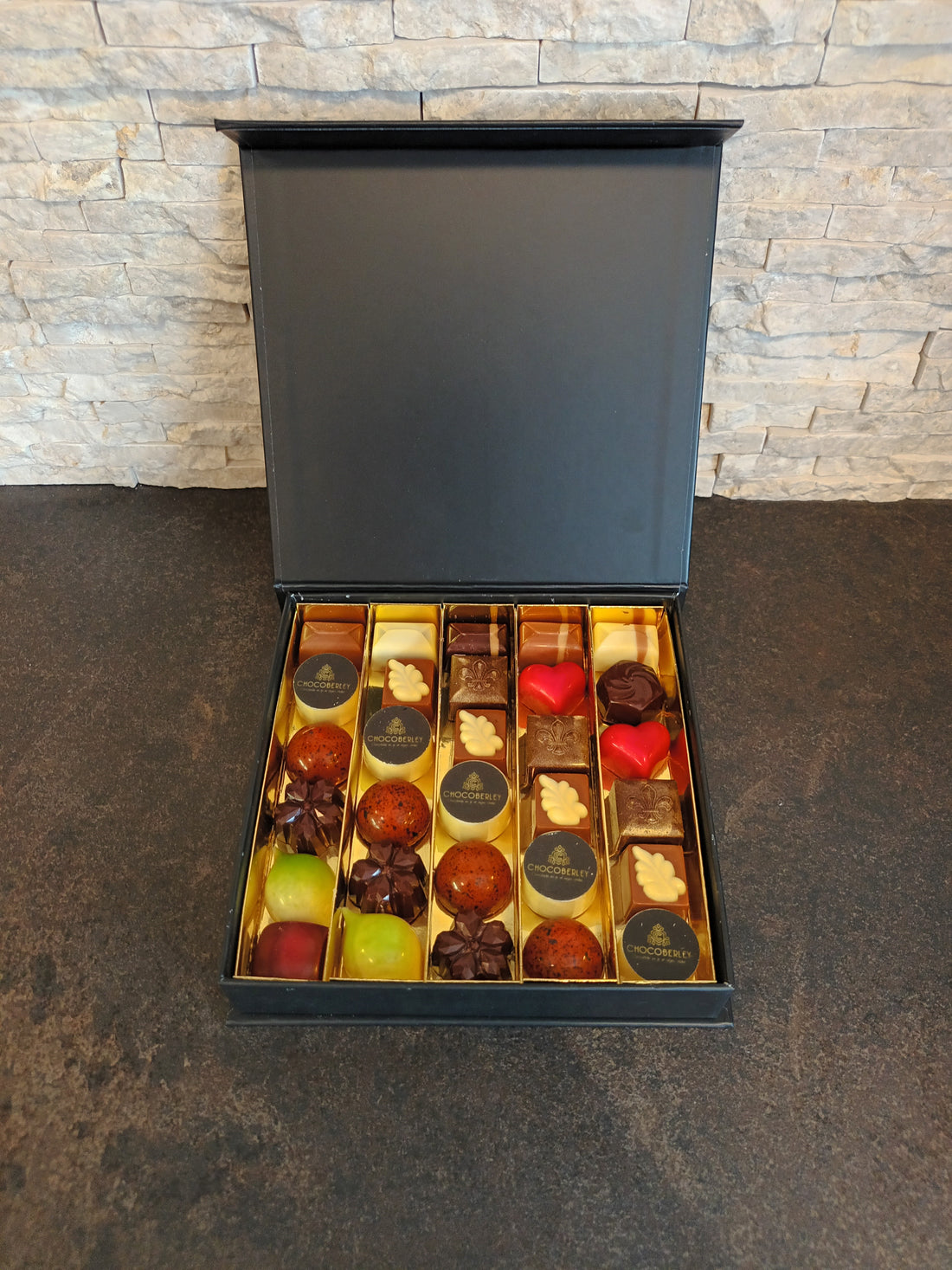 luxe doos 5 rijen met gepersonaliseerd logo of foto pralines doos (afname min. per 3 stuks)