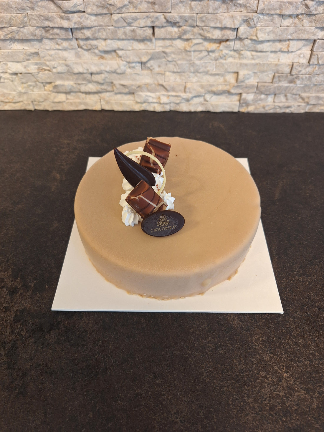 Ijstaart nocciola  - vanille (kinder bueno)