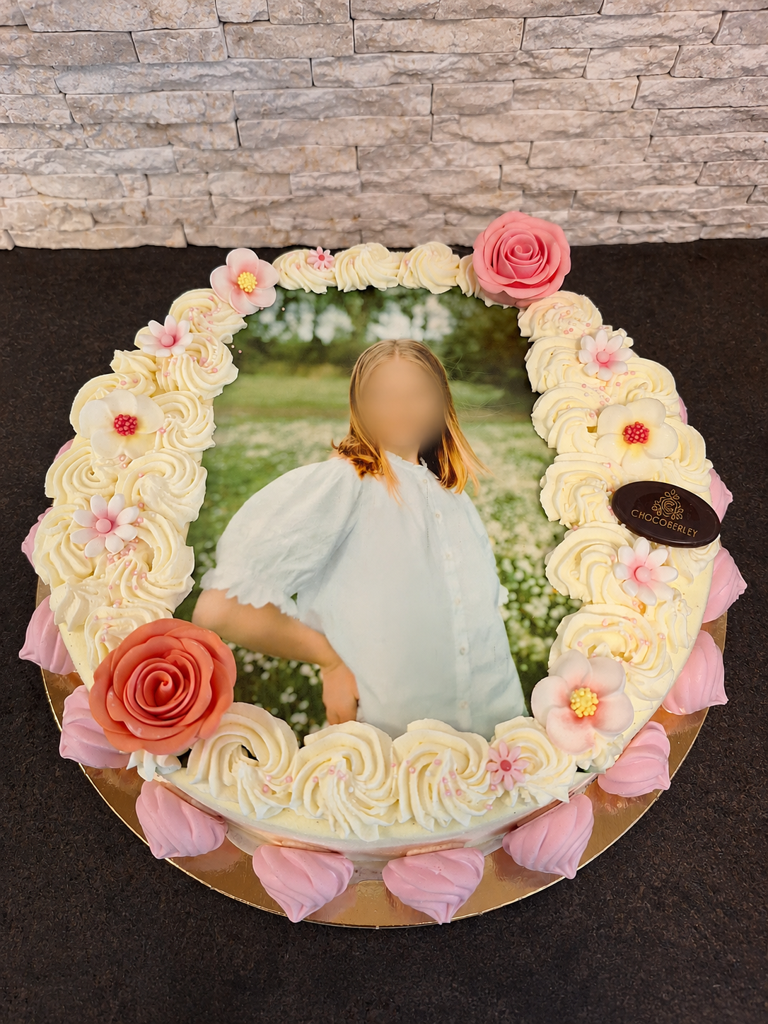Fototaart meisje met gepersonaliseerde afbeelding en twee smaken ambachtelijk roomijs van Chocoberley
